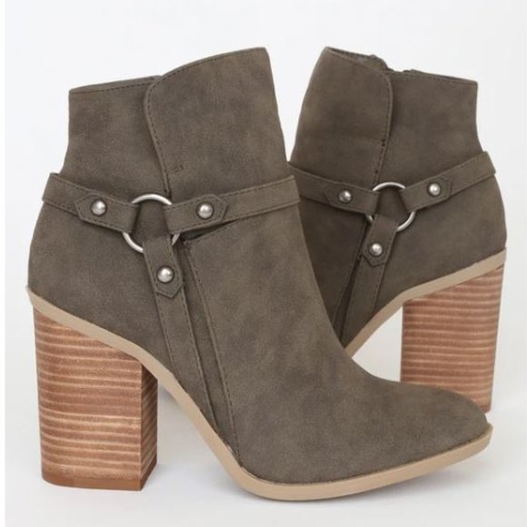 Lulus Shoes - LULU's Marka Olive Green Nubuck Ankle Booties SZ 7